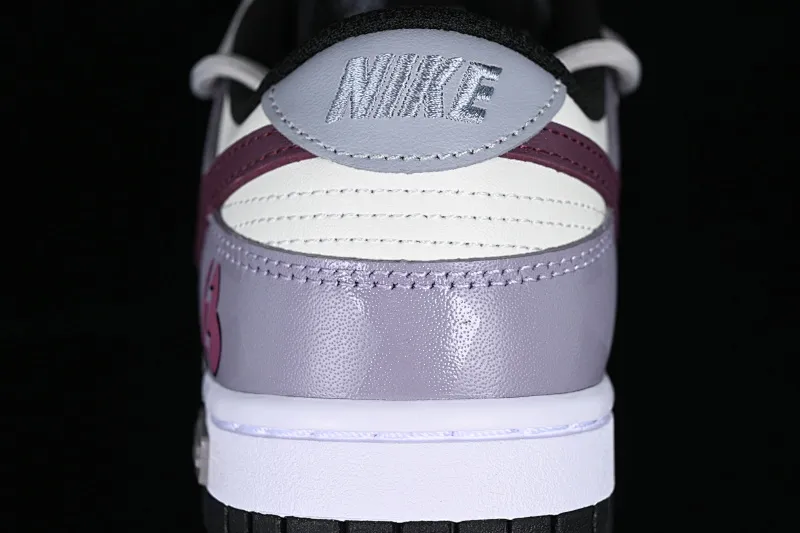All Categories Nk SB Dunk Series Nk SB Dunk Low Low-top Sneakers Nk SB Dunk Low Panda Prank Tie-Dye Raspberry Printed Purple SB Strap Low-top Casual Sneakers DH9765-002